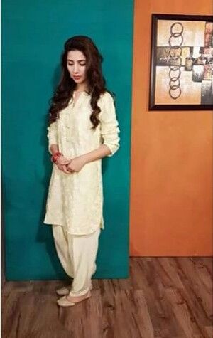 maira-khan-in-shalwar-kameez-white