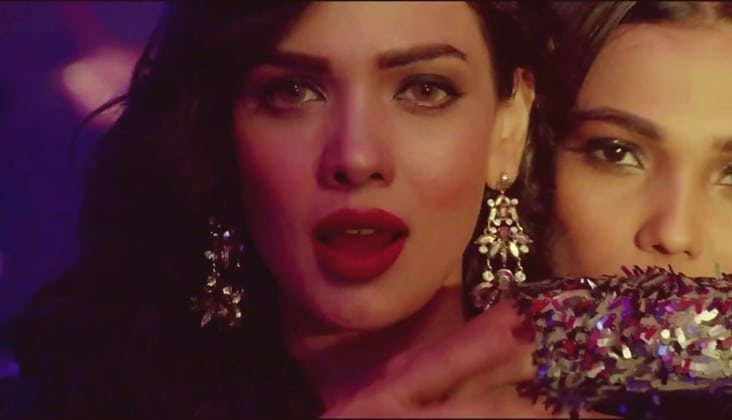 Stunning Sara Loren Sizzles In JPNA2’s ‘Ishq Hoa Jo Tari’